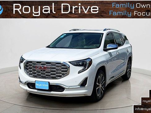 Used 2020 GMC Terrain Denali w/ Denali Premium Package AWD/4WD image 1