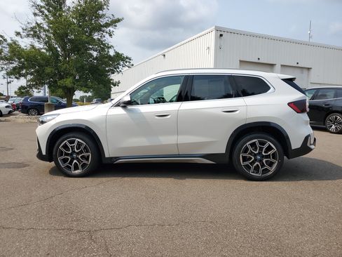 Used 2023 BMW X1 xDrive28i AWD/4WD image 2