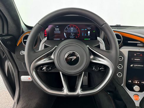 Used 2026 McLaren 750S Spider RWD image 11