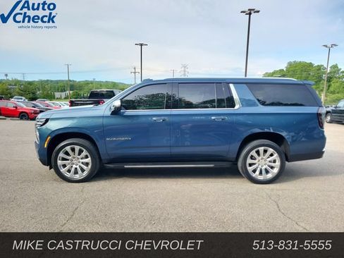 Used 2025 Chevrolet Suburban Premier AWD/4WD image 2