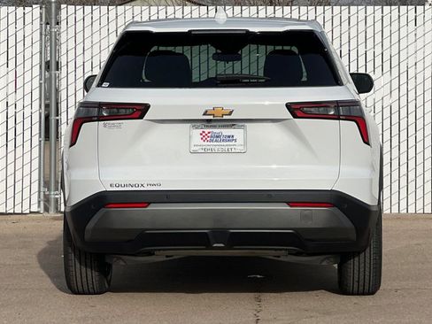 New 2026 Chevrolet Equinox LT w/ Convenience Package II image 5