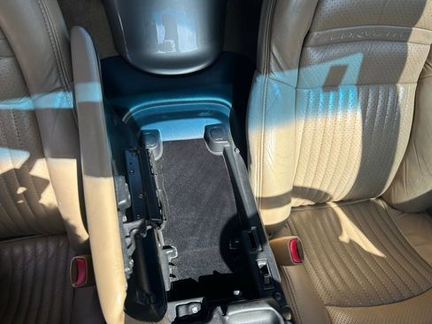 Used 1998 Chevrolet Corvette Convertible w/ Performance Handling Pkg image 32