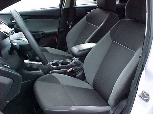 Used 2013 Ford Focus SE FWD image 13