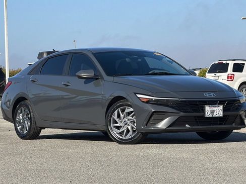 Used 2024 Hyundai Elantra SEL FWD image 2