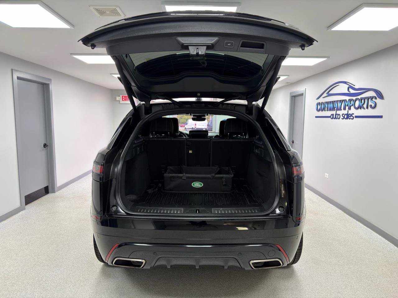 Used 2018 Land Rover Range Rover Velar AWD/4WD image 37