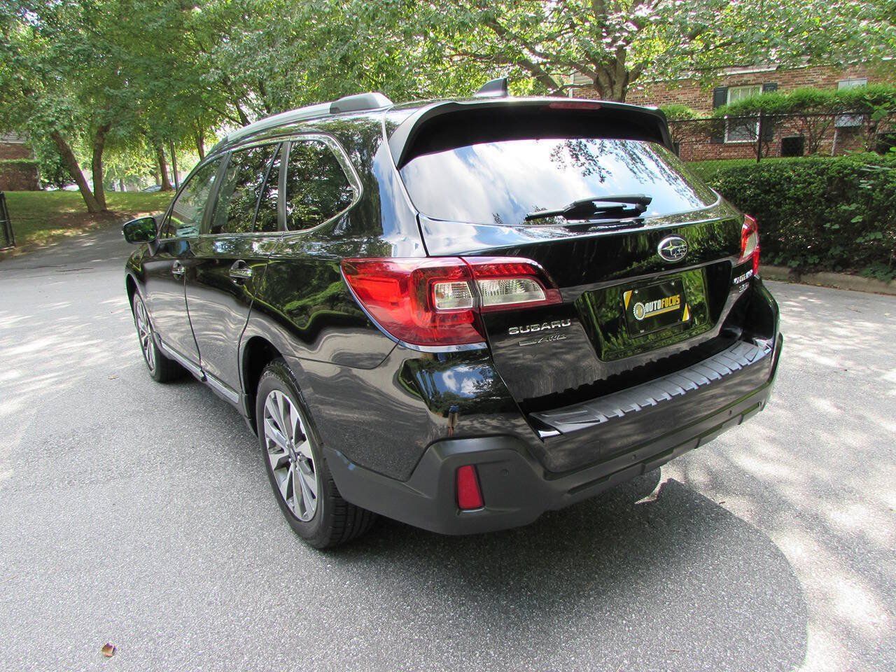 Used 2019 Subaru Outback 3.6R Touring w/ Popular Package #3A AWD/4WD image 4