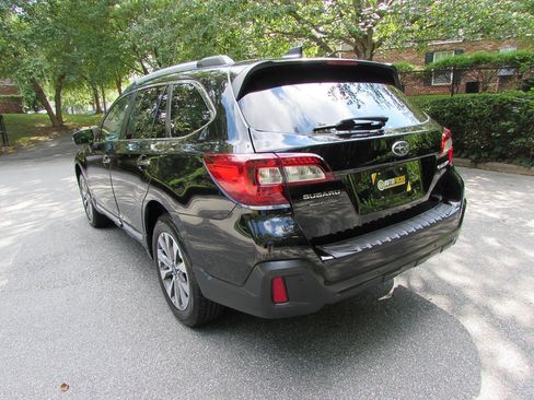 Used 2019 Subaru Outback 3.6R Touring w/ Popular Package #3A AWD/4WD image 4