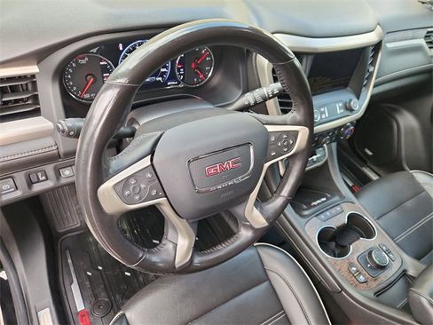 Used 2021 GMC Acadia Denali w/ Denali Technology Package image 10