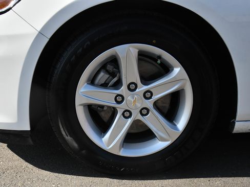 Used 2024 Chevrolet Malibu LT FWD image 12