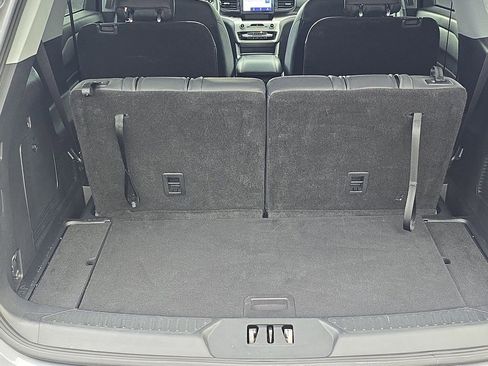 Used 2022 Ford Explorer XLT image 7