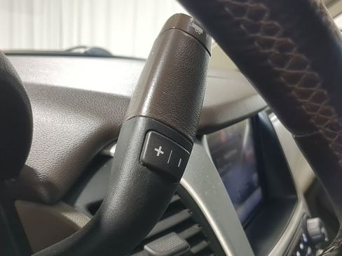 Used 2015 GMC Yukon SLT image 37