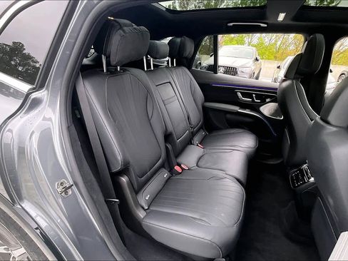 Used 2023 Mercedes-Benz EQS 580 4MATIC SUV image 19