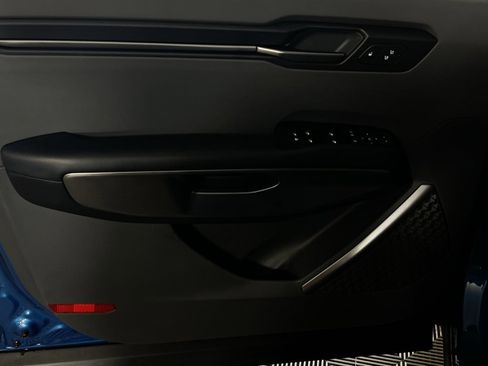 Used 2024 Kia EV9 Wind image 25