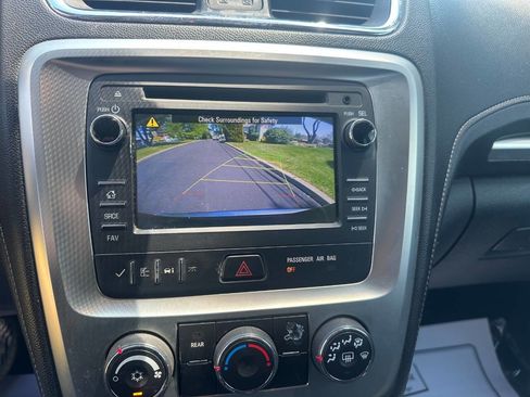 Used 2013 GMC Acadia SLE FWD image 16