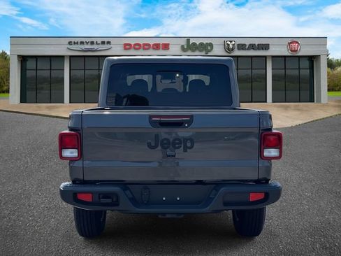 New 2025 Jeep Gladiator Sport image 24