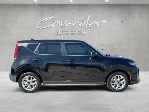 Used 2022 Kia Soul LX w/ Technology Package FWD image 17