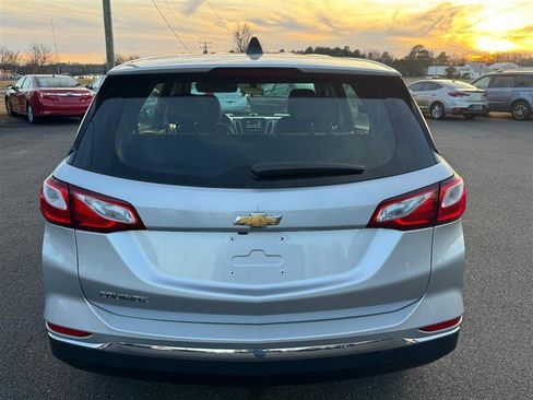 Used 2018 Chevrolet Equinox LS image 19
