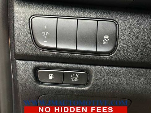 Used 2017 Kia Niro LX image 28