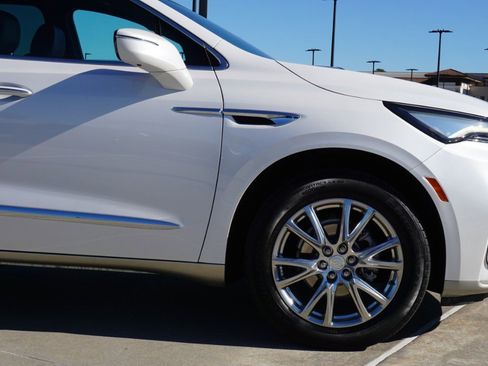 Used 2022 Buick Enclave Premium w/ Experience Buick Package image 10