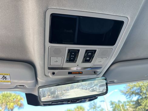 Certified 2026 Land Rover Defender 110 OCTA image 27