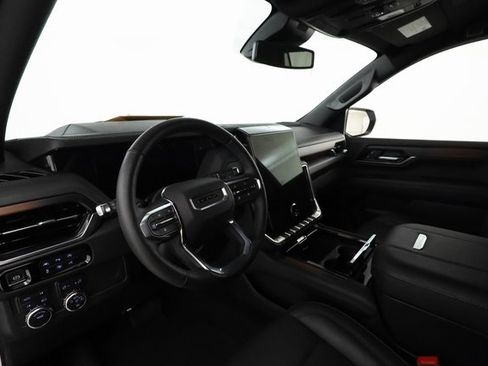 Certified 2025 GMC Yukon Denali image 11