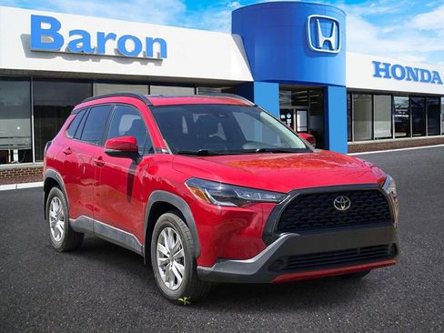 Used 2022 Toyota Corolla Cross LE w/ Moonroof Package AWD/4WD image 1