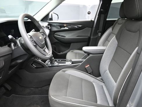 Used 2025 Chevrolet TrailBlazer LT w/ Driver Confidence Package image 15