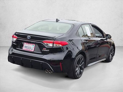 Used 2024 Toyota Corolla SE w/ SE Package FWD image 5