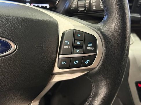 Used 2022 Ford Explorer XLT w/ Equipment Group 202A AWD/4WD image 18