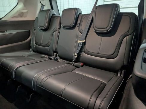 Used 2025 INFINITI QX80 Sensory AWD/4WD image 11