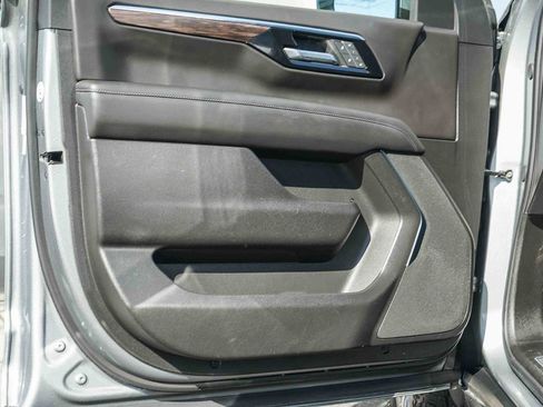 Used 2025 Chevrolet Tahoe Z71 image 20