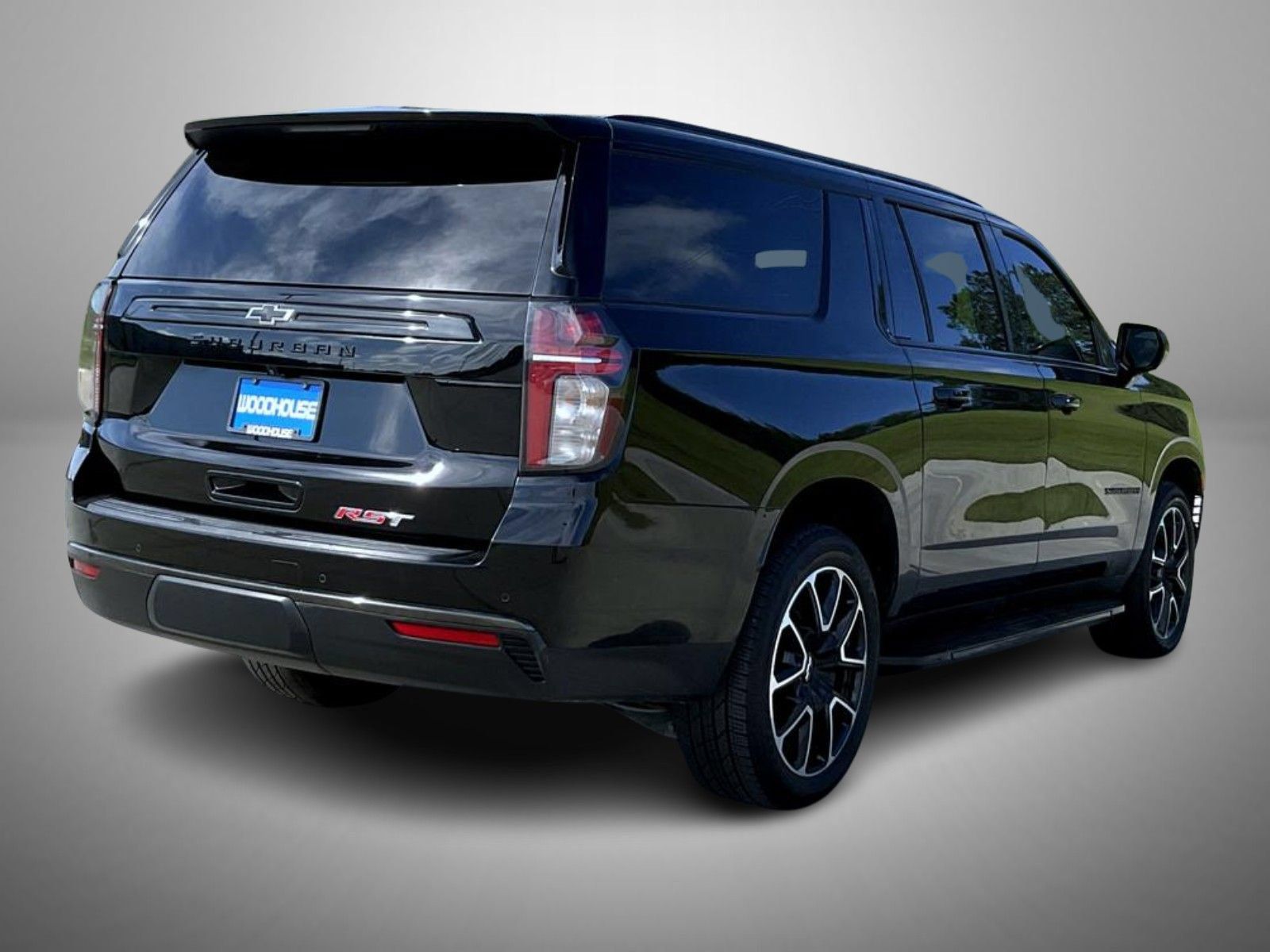 Used 2021 Chevrolet Suburban RST AWD/4WD image 5