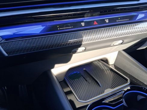 New 2026 BMW 540i xDrive w/ M Sport Package image 28