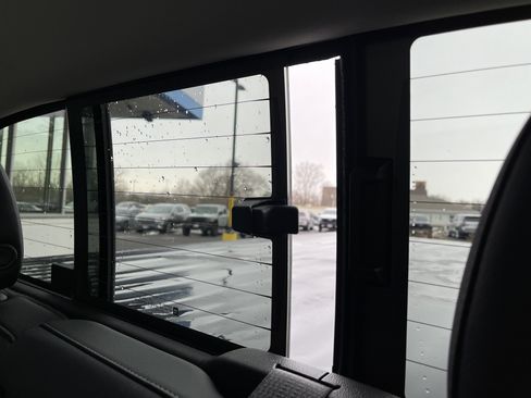 Used 2022 Chevrolet Colorado Z71 w/ Safety Package image 38