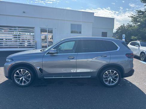 Certified 2024 BMW X5 xDrive40i w/ Parking Assistance Package AWD/4WD image 2
