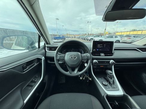 Used 2025 Toyota RAV4 LE image 33
