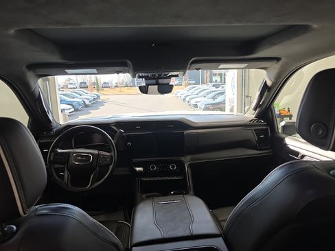 Used 2024 GMC Sierra 2500 AT4X image 40