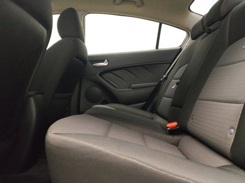 Used 2017 Kia Forte LX w/ LX Popular Package FWD image 18