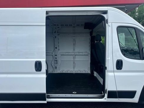 Used 2023 RAM ProMaster 2500 image 8