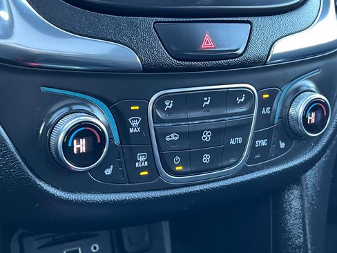 Used 2020 Chevrolet Equinox LT image 18