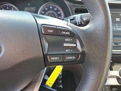 Used 2019 Hyundai Elantra SE w/ Winter Weather Package image 21