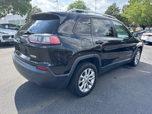 Used 2021 Jeep Cherokee Latitude FWD image 16