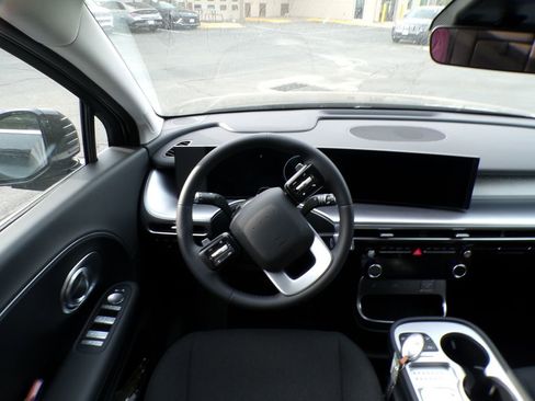 New 2026 Hyundai Ioniq 9 SE AWD/4WD image 14