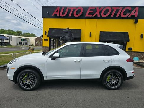 Used 2018 Porsche Cayenne S Platinum AWD/4WD image 13
