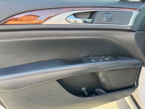 Used 2017 Lincoln MKZ Reserve image 14