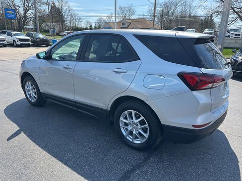 Used 2022 Chevrolet Equinox LS w/ LS Convenience Package image 6