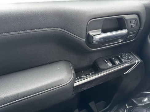 Used 2019 Chevrolet Silverado 1500 LTZ image 32