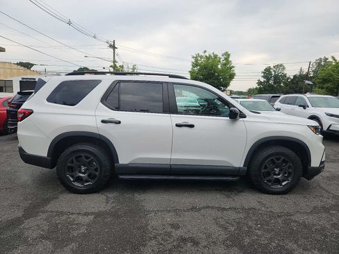 Used 2023 Honda Pilot TrailSport image 7