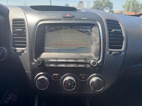 Used 2018 Kia Forte S w/ S Technology Plus Package FWD image 10