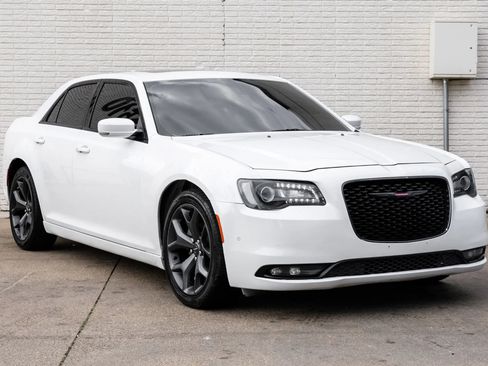 Used 2022 Chrysler 300 S RWD image 3